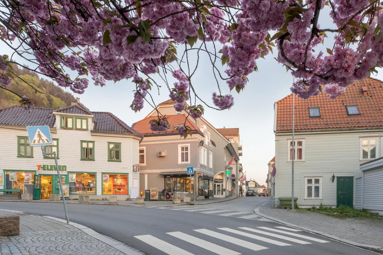 Behind Bryggen - Renovated - Budget Friendly Берген Экстерьер фото